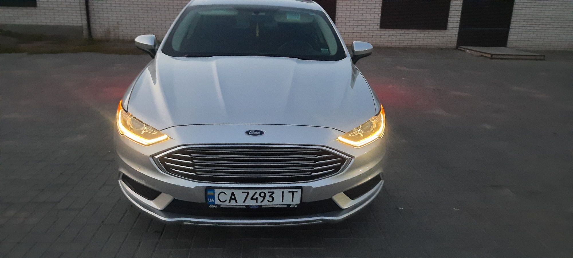 Продам Ford Fusion SE 2016 рест 2.5 газ-бензин