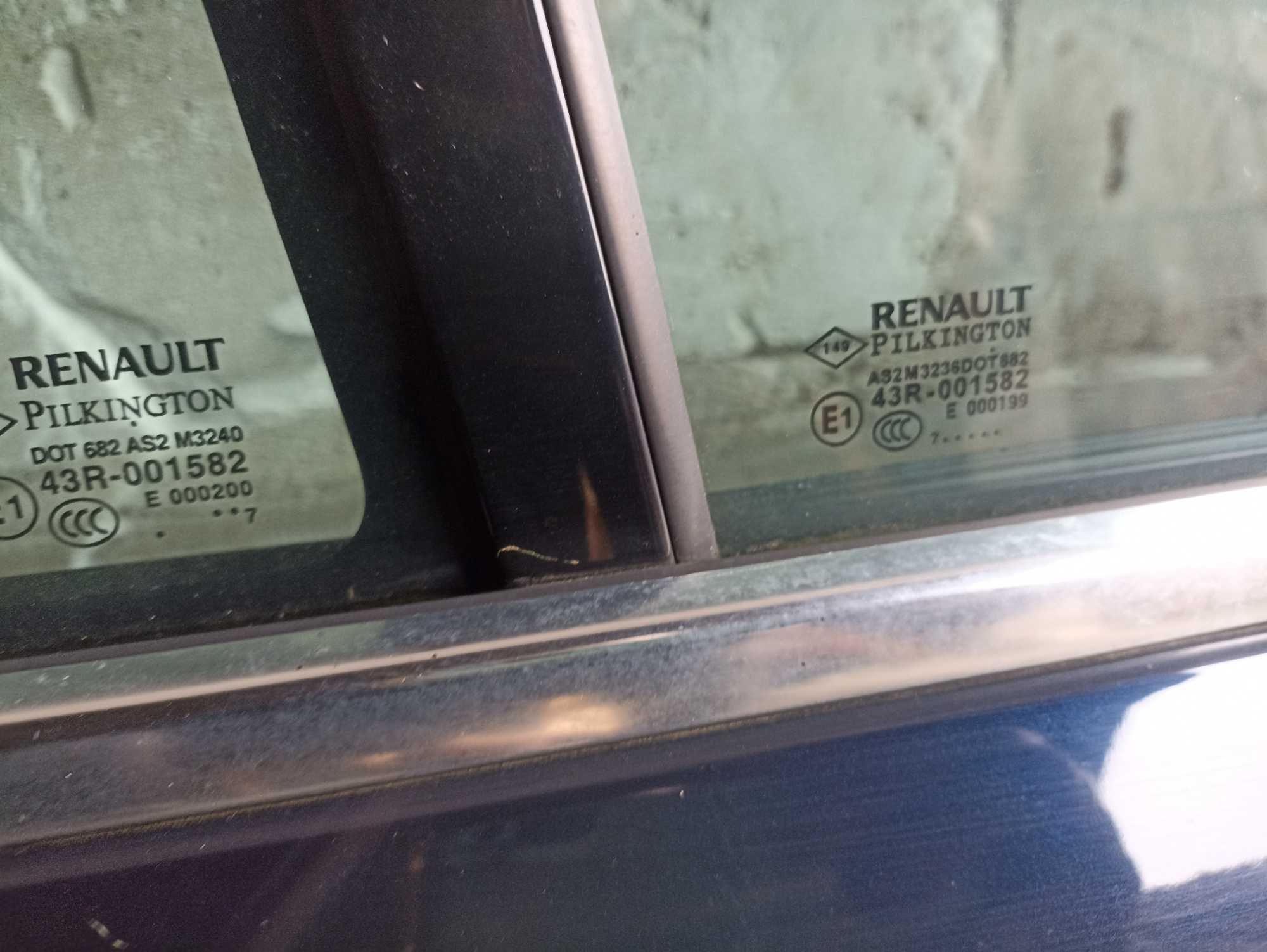 Drzwi Prawy tył NV472  Renault Laguna 3 Oryginał lakier kombii