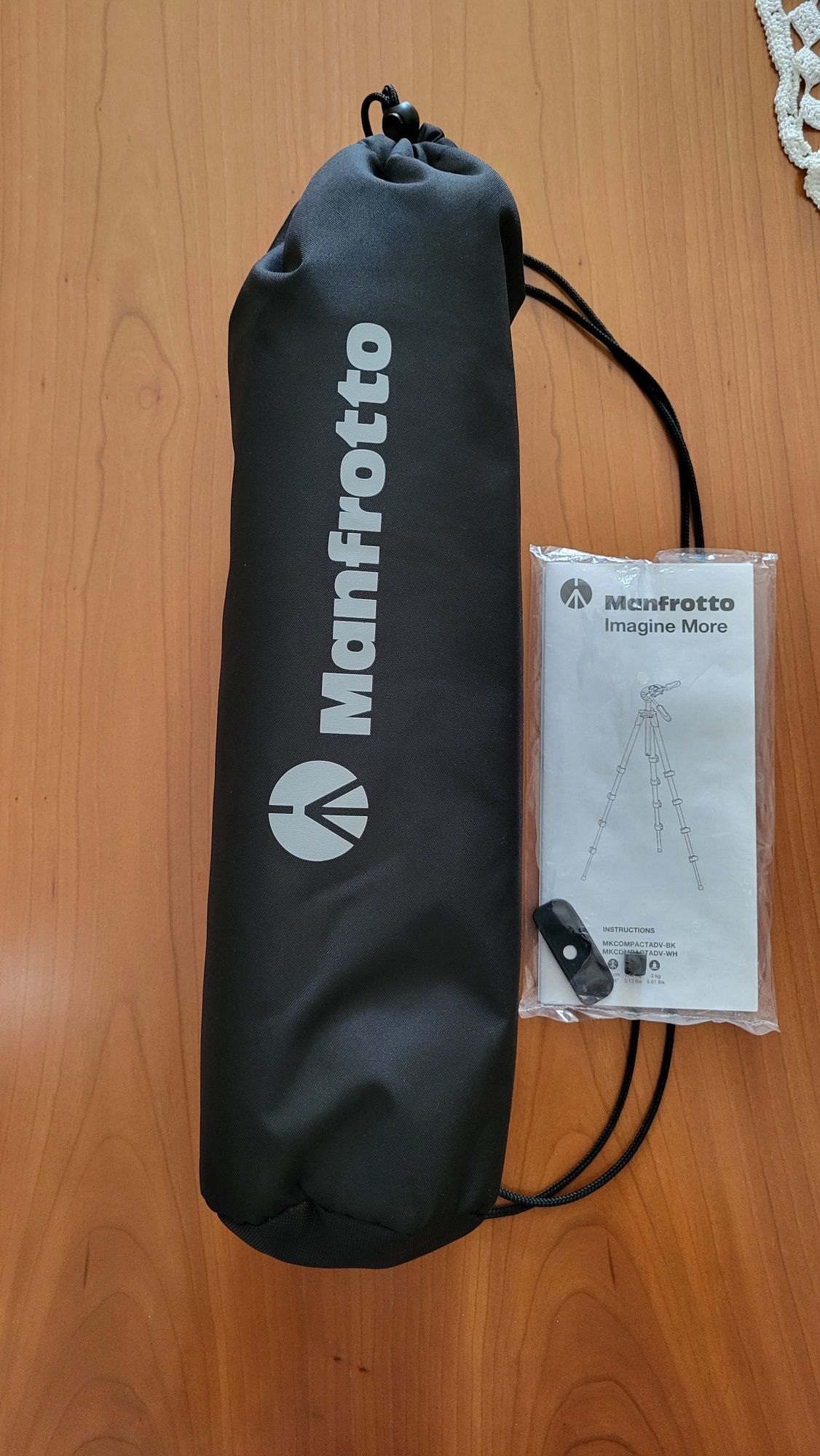 Tripé MANFROTTO Compact Advanced (como novo)