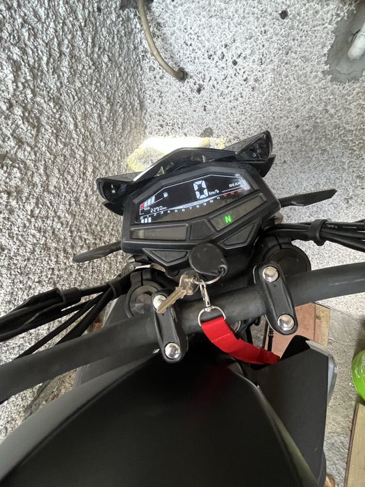 Mota marca UM xtreet