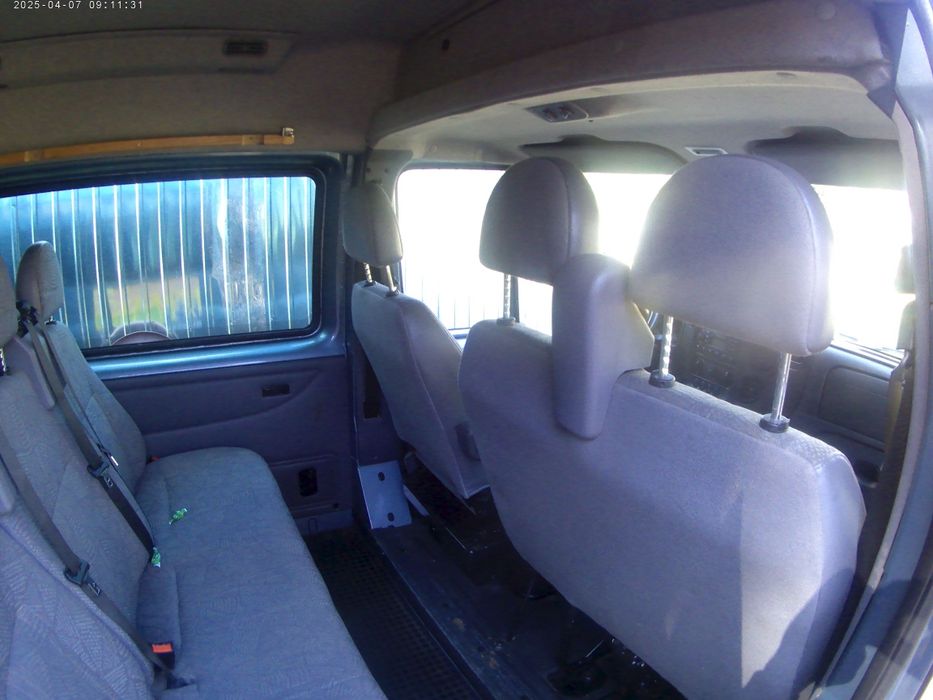 Wynajem busa z kierowcą / bus 9os z klimatyzacją