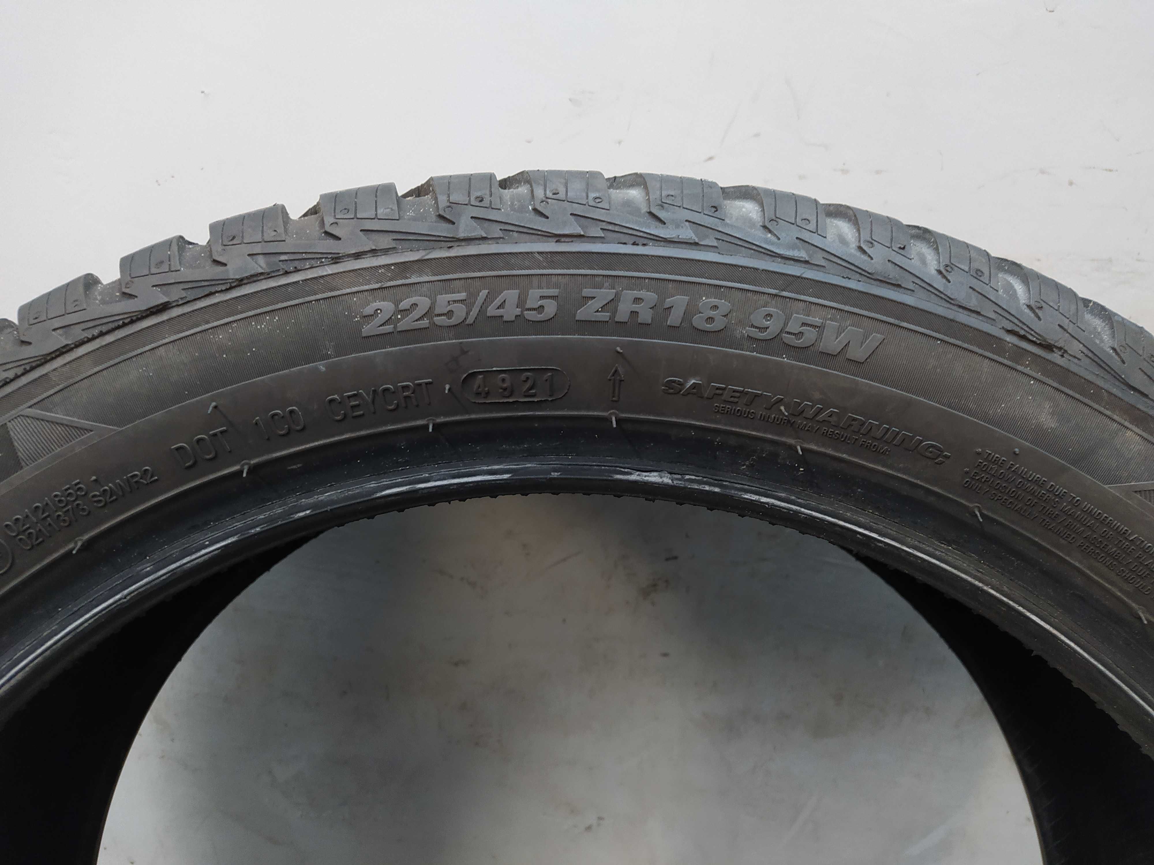 2x225/45R18 Kumho Solus 4S HA32, 2021 rok