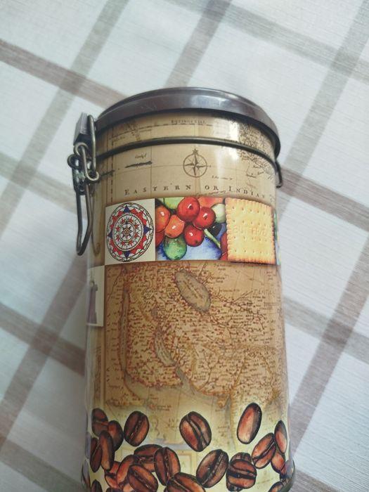 Puszka na kawę zamykana retro mapa  600 ml