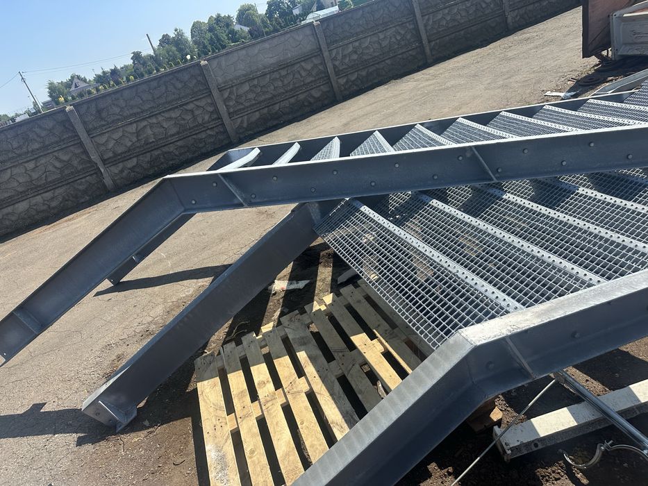 Wielkie Schody z kratownicy wema