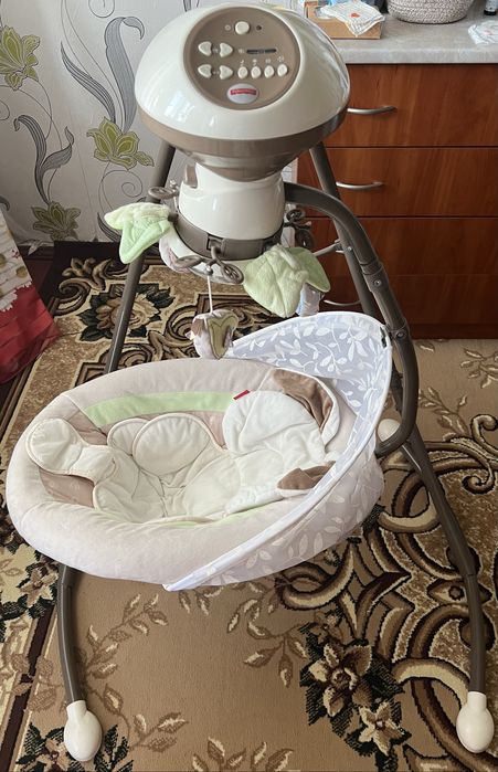 Колиска-гойдалка Fisher Price