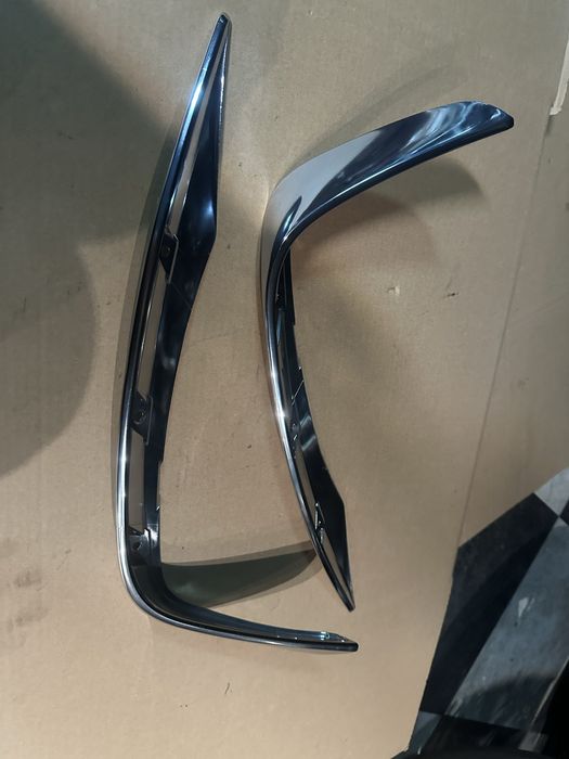 Listwy zderzaka Mercedes W222 AMG S6.3 Prawa Lewa przód A22288/50738