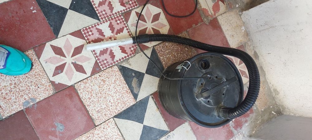 Vendo  aspirador de cinzas e 2 cantaros