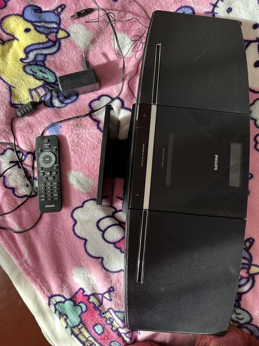 Музыкальный центр Philips MCM233/12 — состояние 9/10, полный комплект