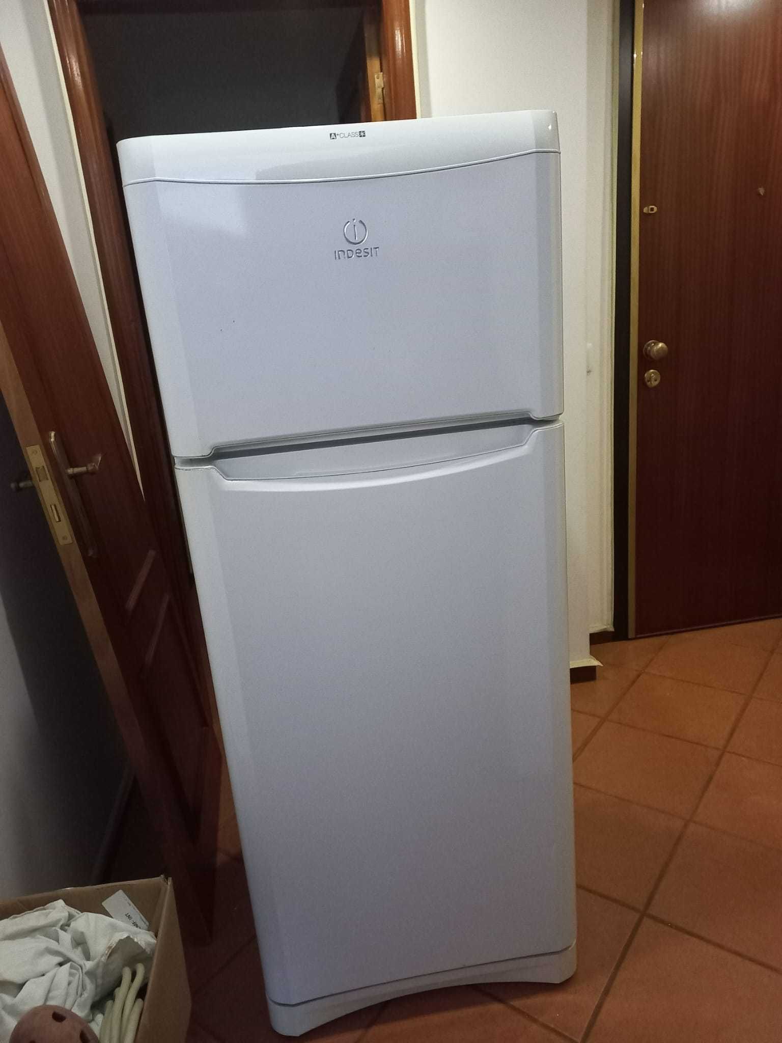 Frigorífico Indesit