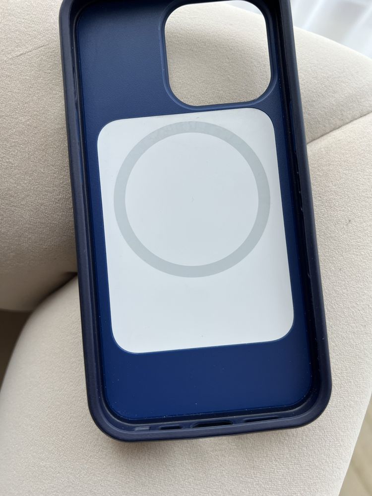 Nowe etui case MagSafe marki OtterBox do Apple iPhone 13 Pro Granatowy