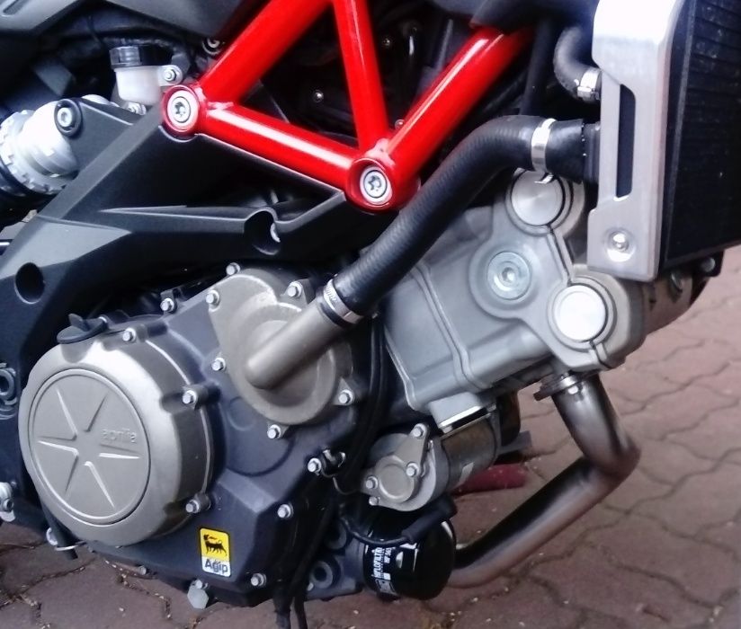 Aprilia Shiver 750 silnik, felga i zacisk tył, zębatki, czujniki