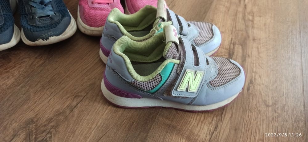 Продам детские кросовки