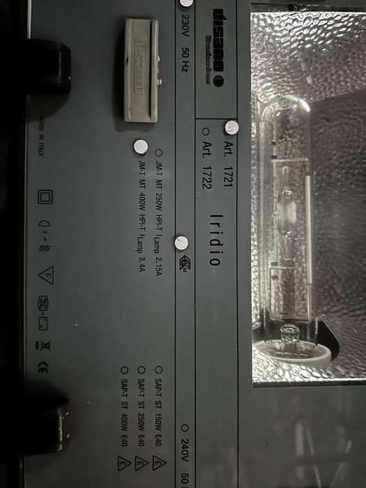 Holofote em perfeito estado