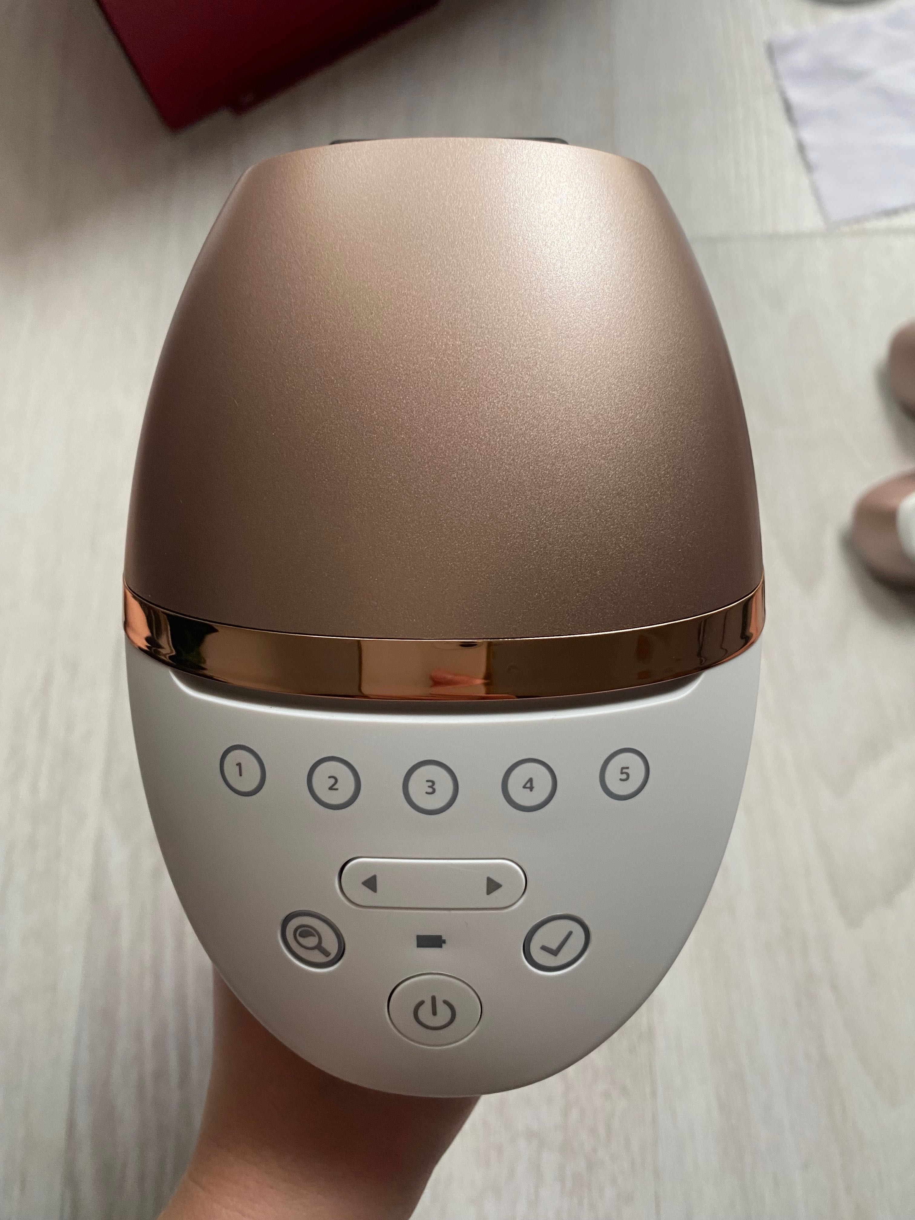 Depilator Philips Lumea 9900 IPL BRI973/00
SenselQ Czujnik SmartSkin