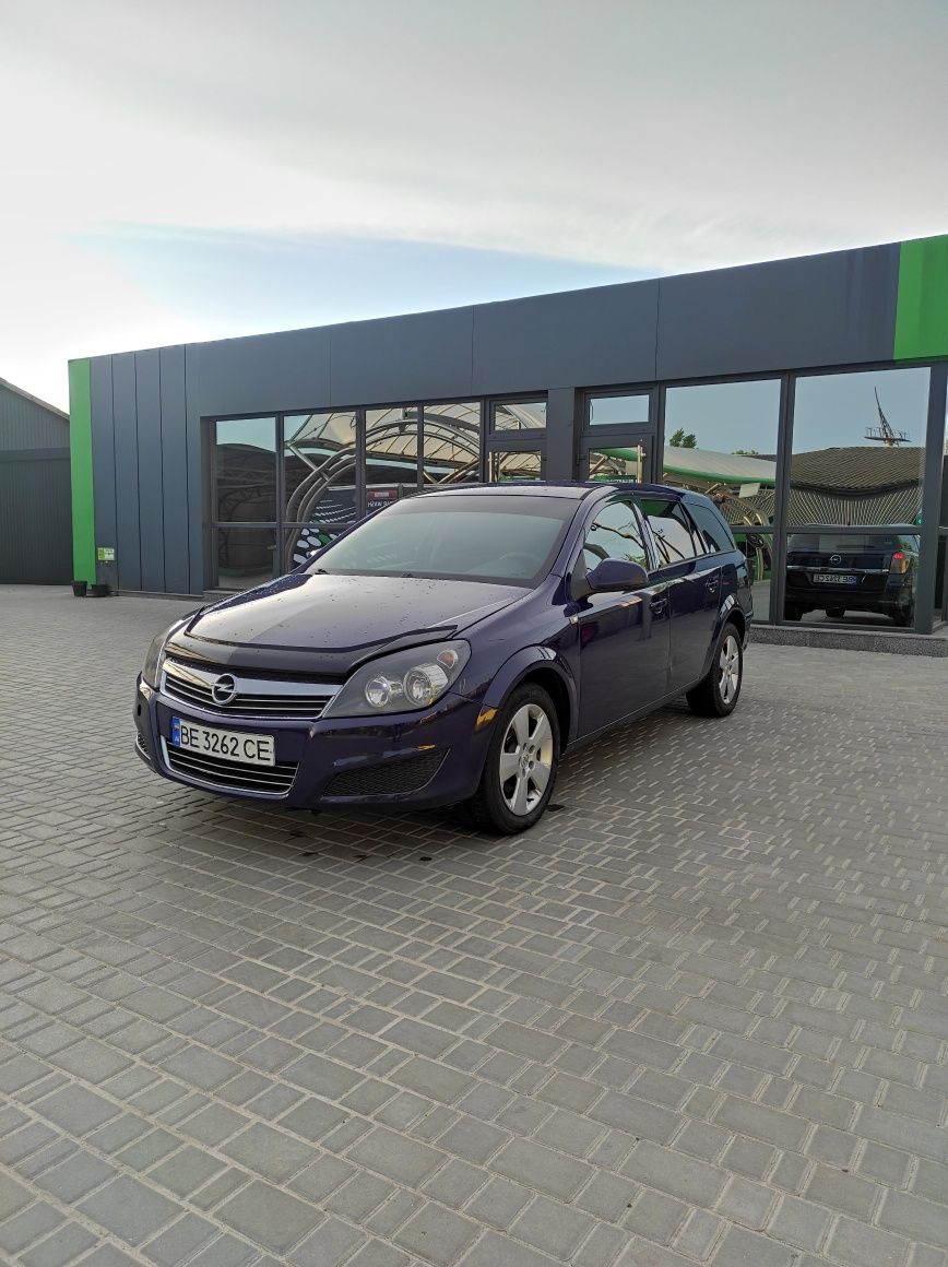 Продам Opel Astra H 2012 рік 1.7 дизель