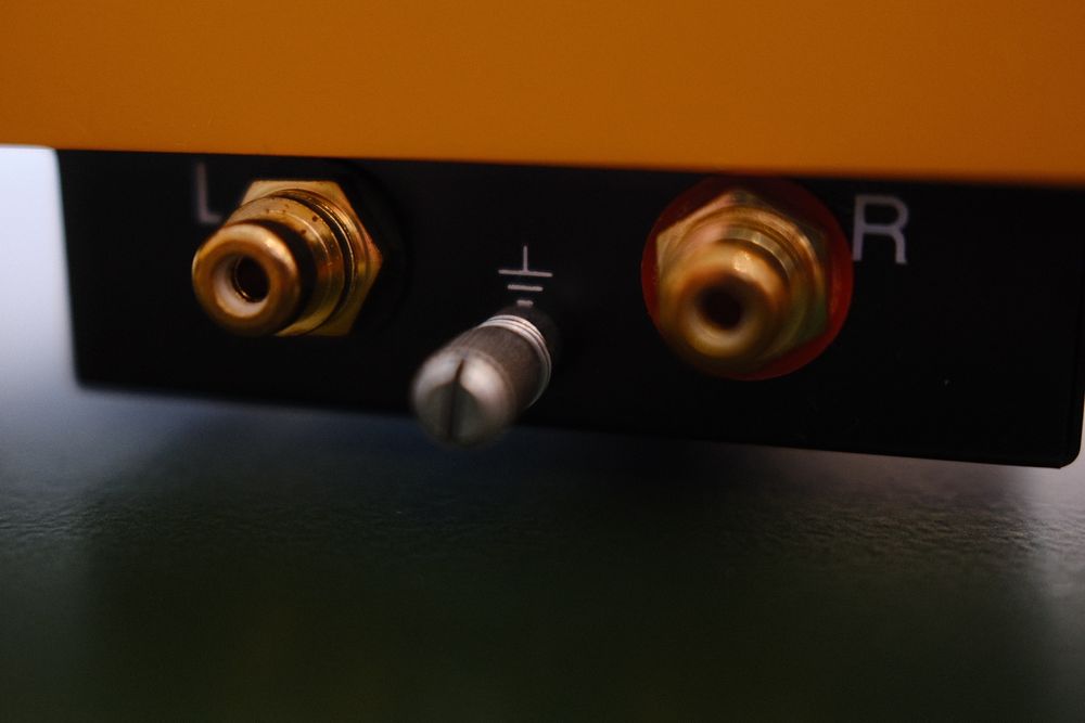 Програвач вінілу Pro-Ject Debut Carbon Evo Yellow