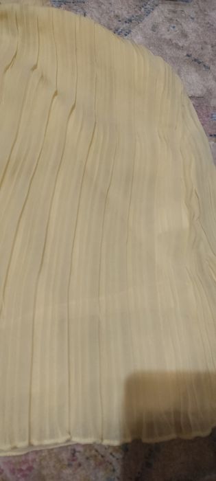 Żółta bluzka na ramiączkach