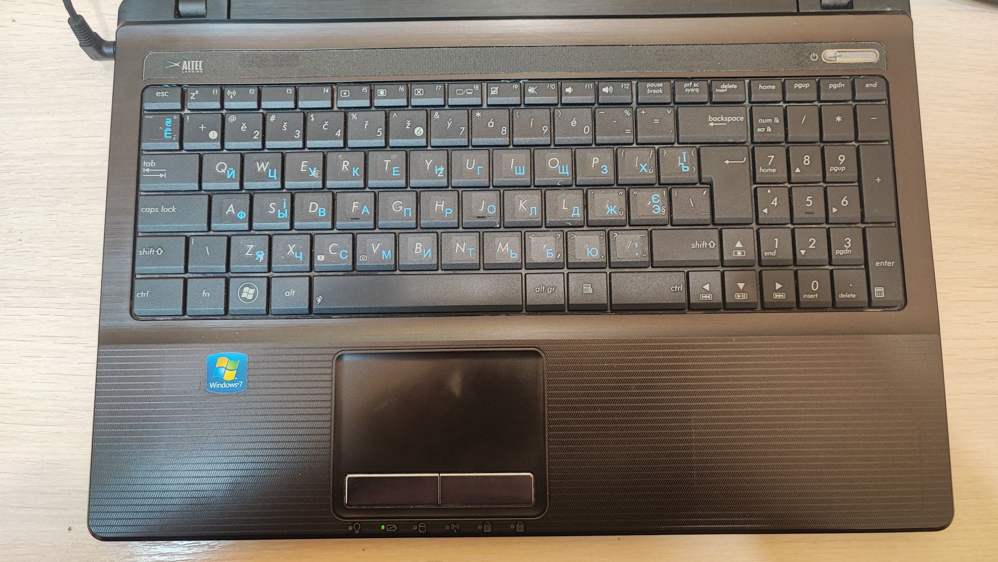 Продам ноутбук Asus A53B полностью рабочий