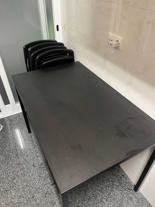 Mesa de cozinha e cadeiras