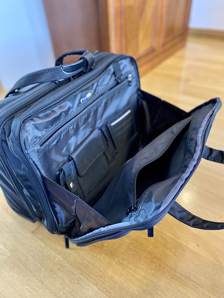 Torba ( walizka) na laptopa i bagaż podręczny Travelblue - na kółkach