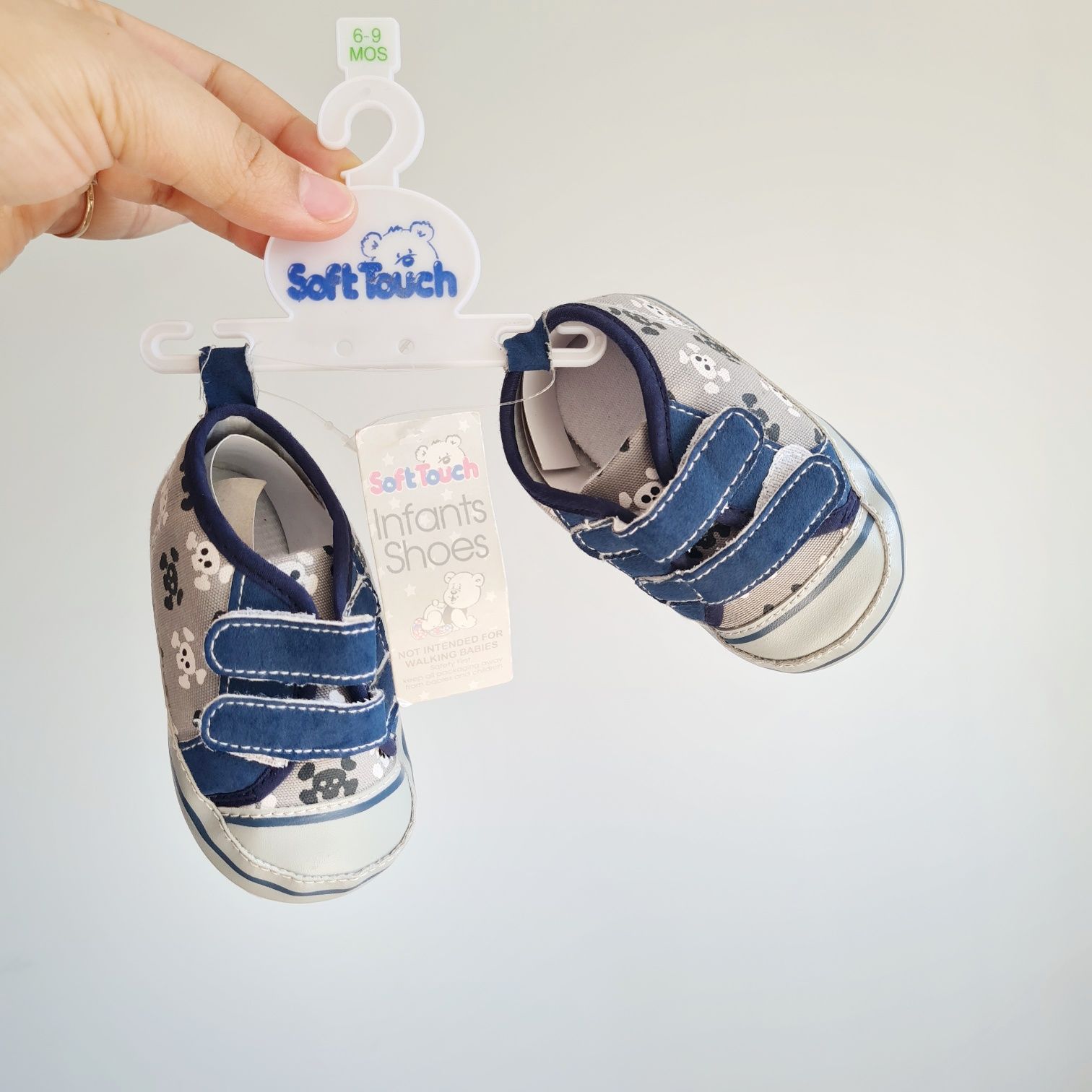 Nowe buty dla niemowlaka niechodki buciki na rzepy w czaszki 
6-9 msc