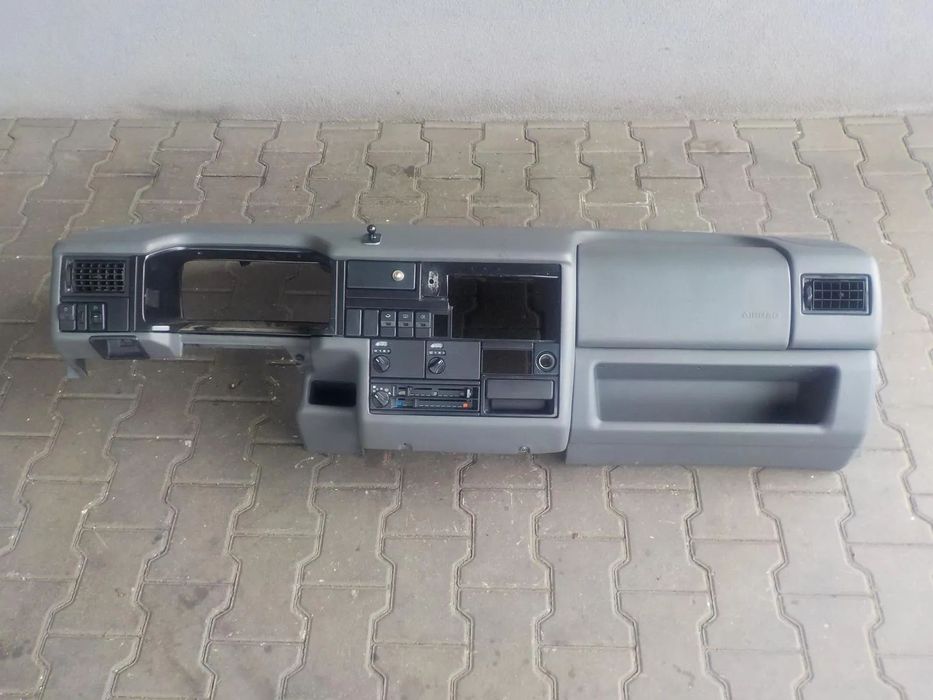 VW T4 90- MULTIVAN DESKA KOKPIT MIĘKKA AIRBAG