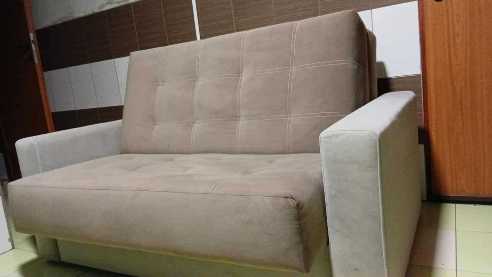 rozkładana sofa beż