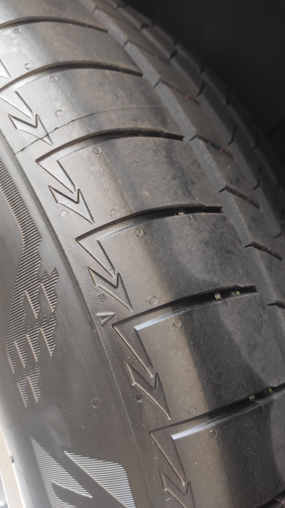 OKAZJA Sprzedam 2 opony letnie Bridgestone Turanza Eco 235/50/19