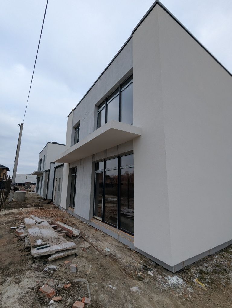 Продаж приватного будинку в Крихівцях