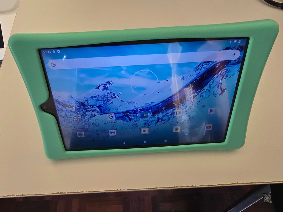 Tablet Qilive 8" infantil seminovo