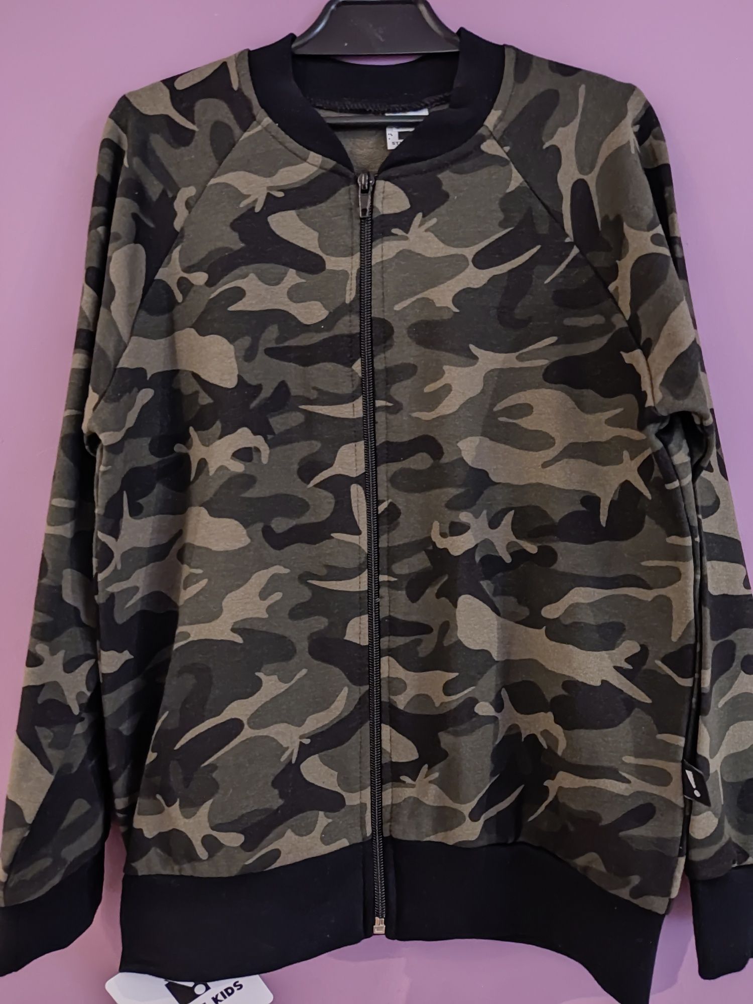 Nowa bluza 140 chłopak