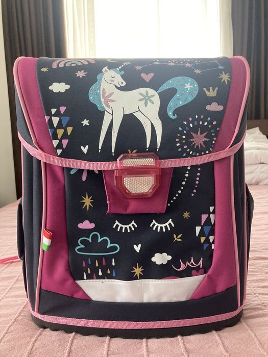 Шкільний портфель