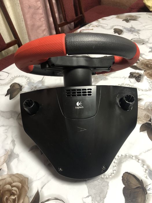 Ігровий руль Logitech на 720°
