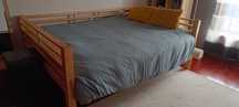 Cama de casal em madeira