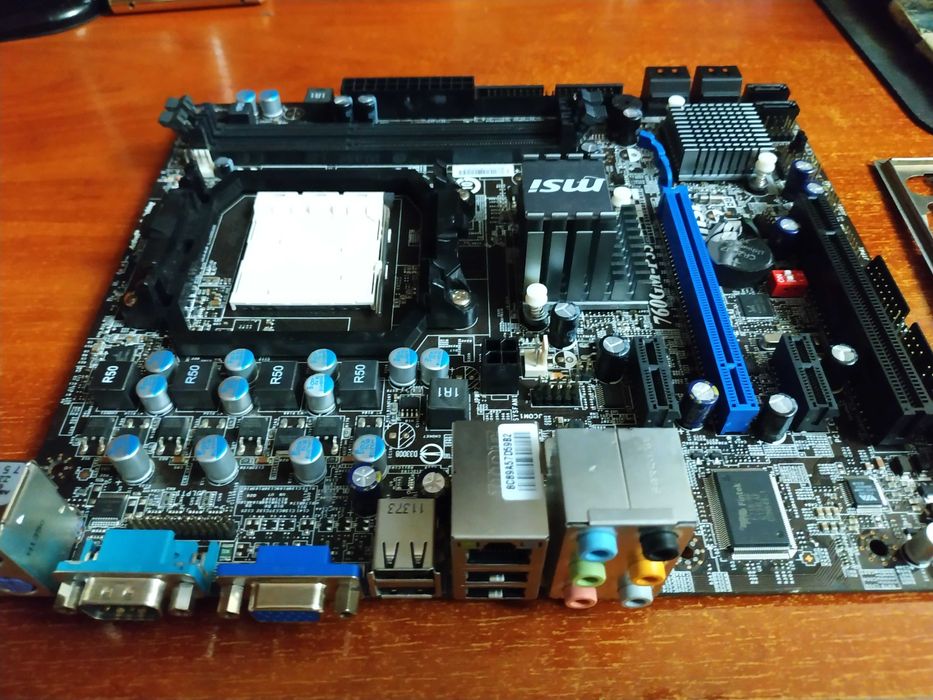 материнка АМ3 MSI 760GM-P33