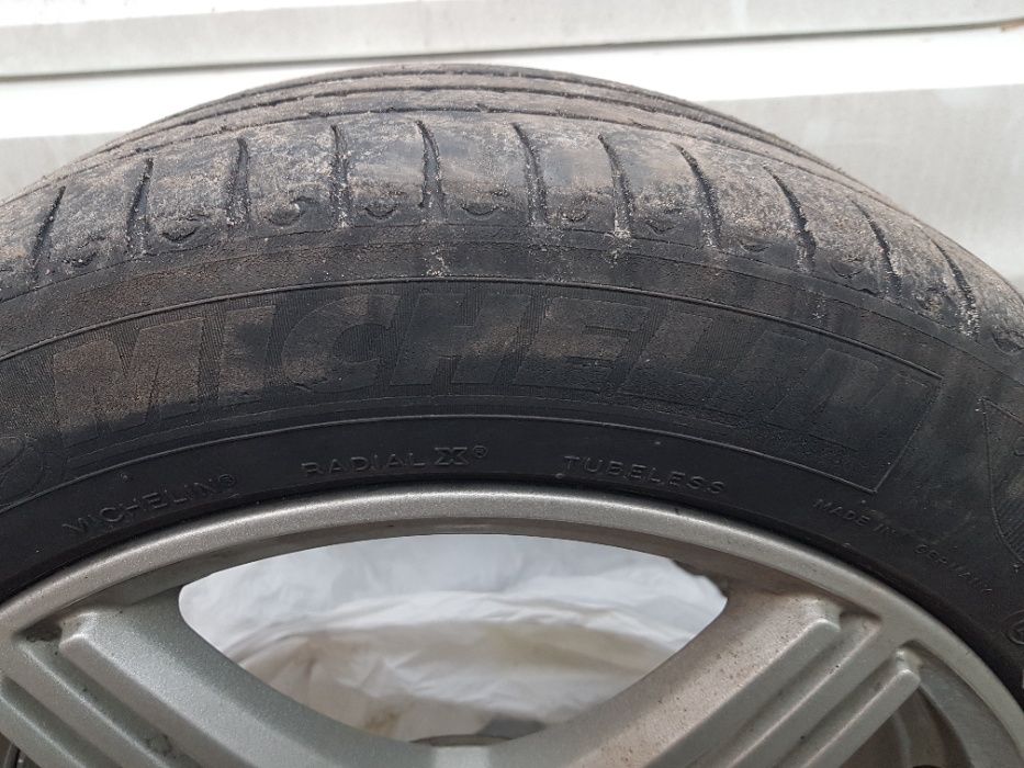 Диски R17 Volkswagen Jetta з шинами MICHELIN 225/50 R17