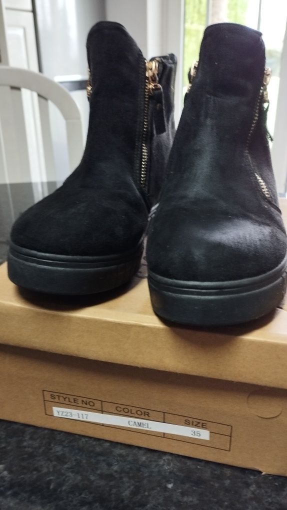 Botins  com fechos dos lados tam 38