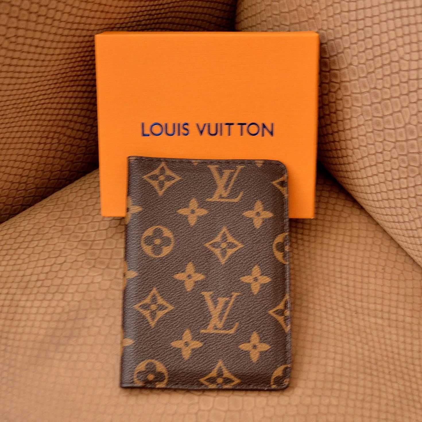 Обложка для загранпаспорта Louis Vuitton LV для паспорта документов