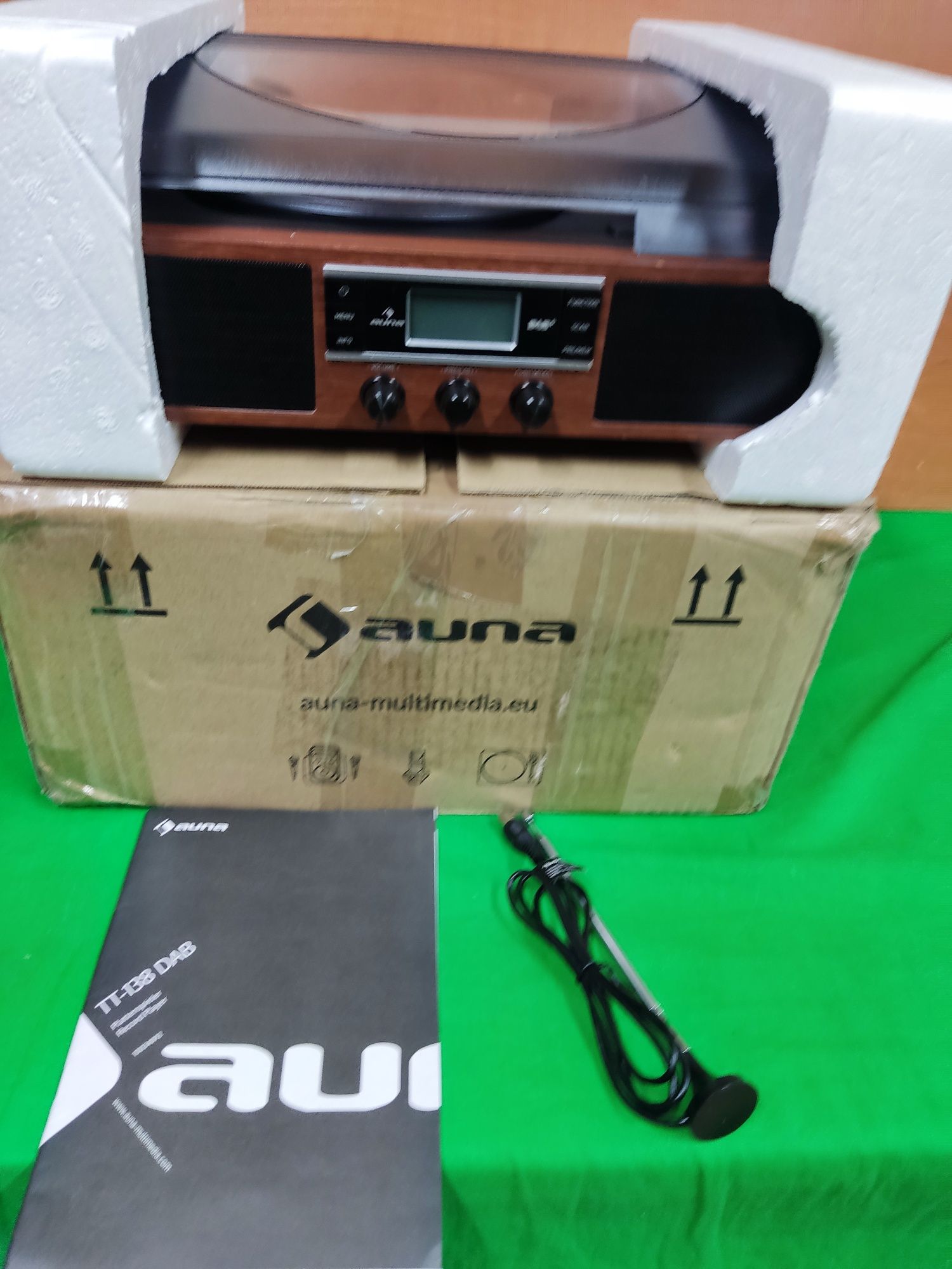 TT-138 DAB, gramofon, DAB + / FM, napęd pasowy, 33/45 obr./min