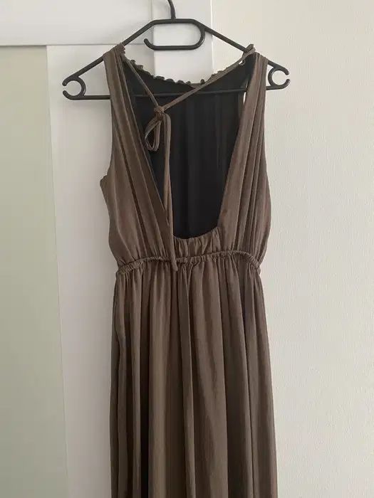 Сукня Zara з Відкритою Спиною