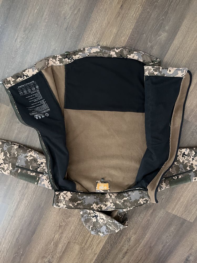 Продам куртку softshell