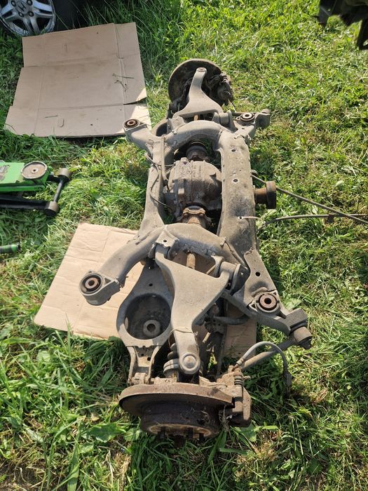 Sanki wozek zawieszenie wachacz poprzeczny inifniti fx35 45 tyl dolny