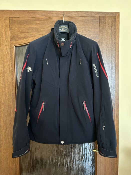 Kombinezon narciarski dwuczęściowy marki Descente