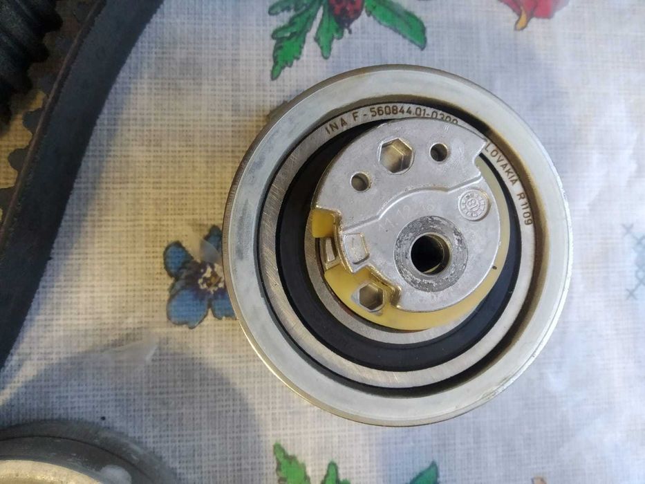 Комплект ГРМ з помпою