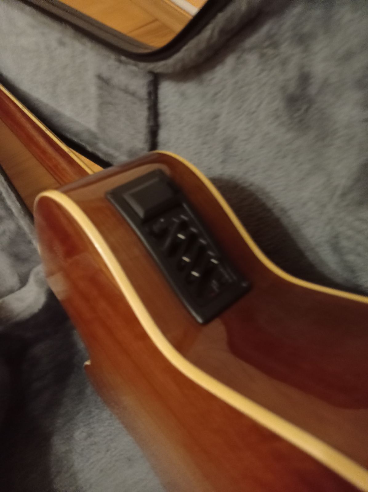 Gitara elektro akustyczna Marris
