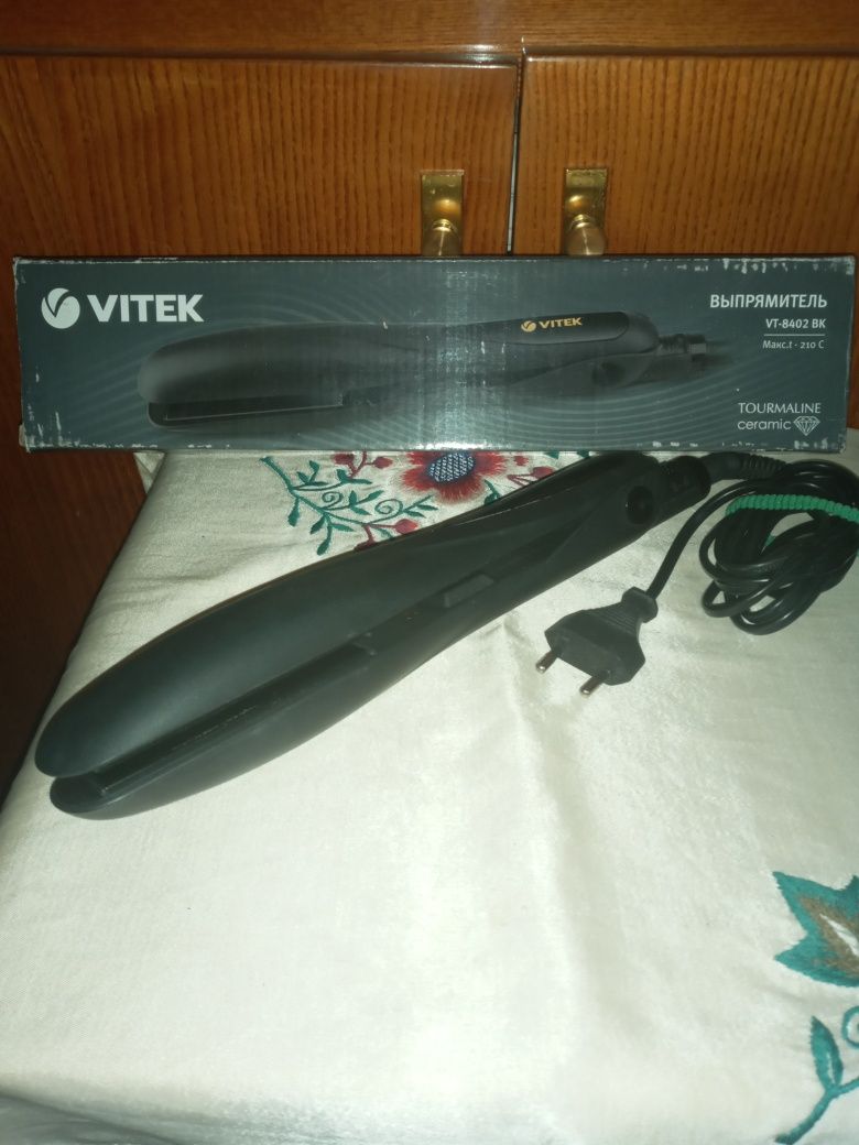 Плойка Выпрямить Утюжок Vitek VT-8402 BK
