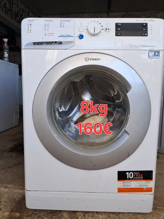 Várias Máquinas de lavar roupa