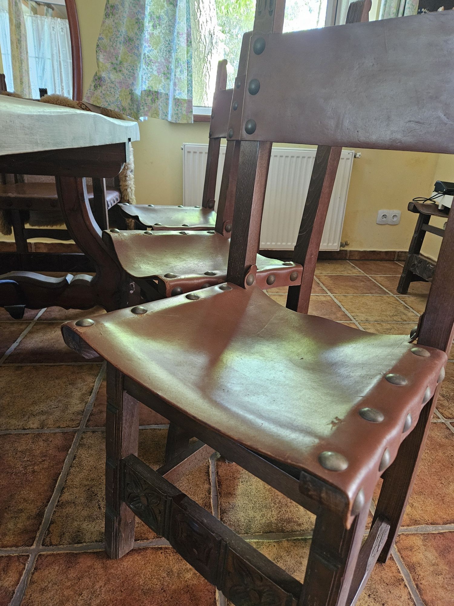 Stół dębowy 7 krzeseł dwa fotele