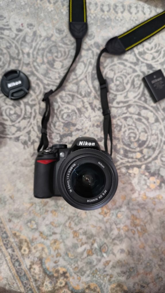 Máquina fotográfica Nikon D3100 quase nova com tripé e bolsa
