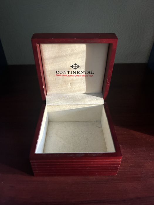 Коробка деревʼяна для годинника continental